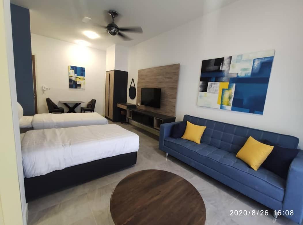 Homestay Shah Rizki At Imperio With Swimming Pool Muslim Friendly Malacca Exterior photo