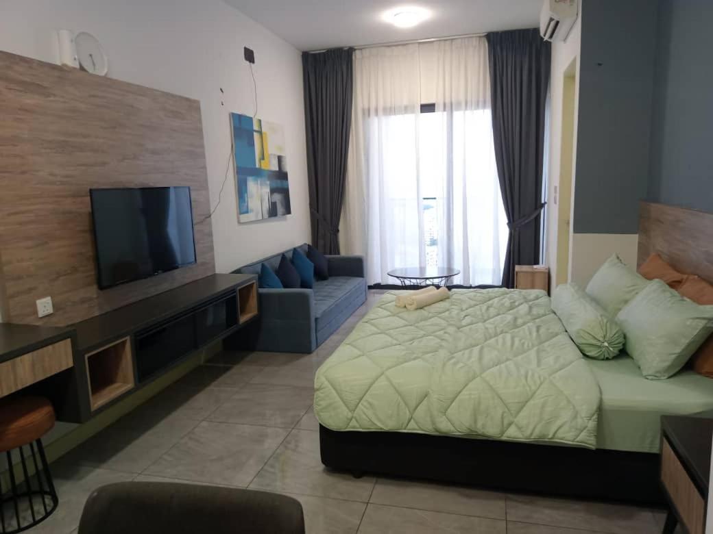 Homestay Shah Rizki At Imperio With Swimming Pool Muslim Friendly Malacca Exterior photo